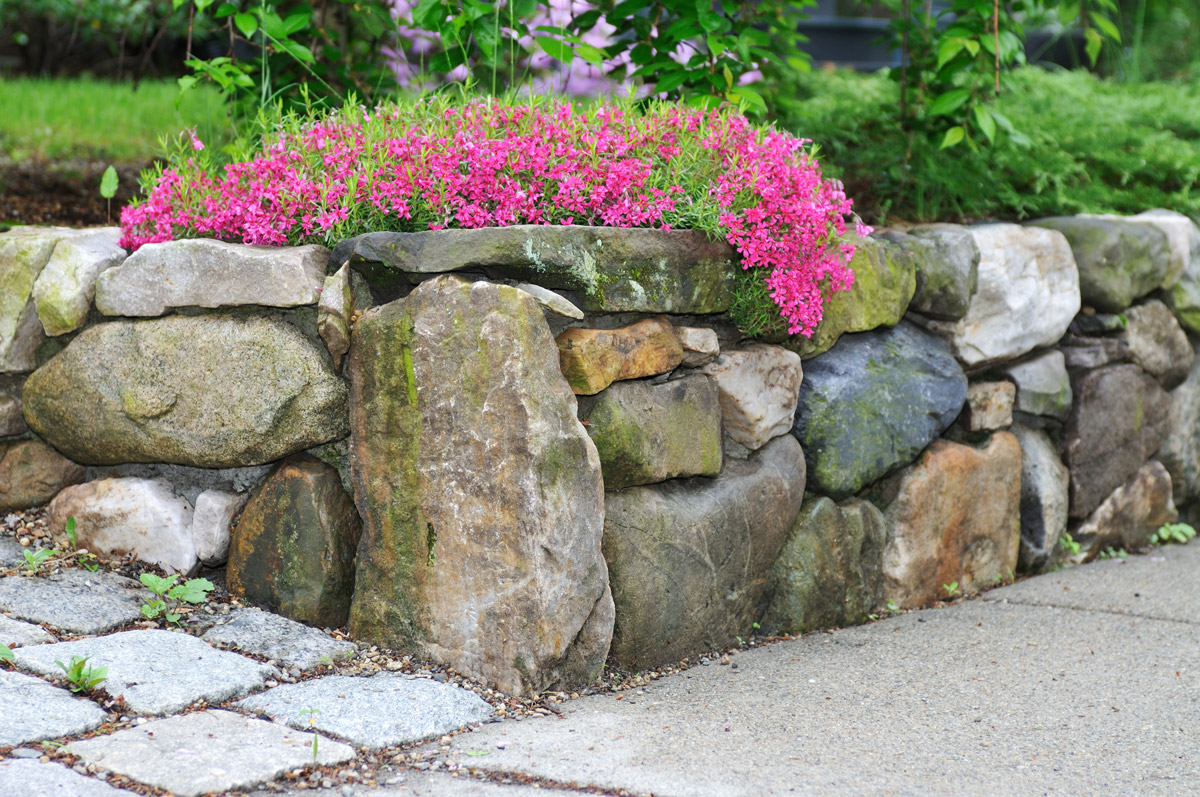 How Do You Clean a Stone Retaining Wall?